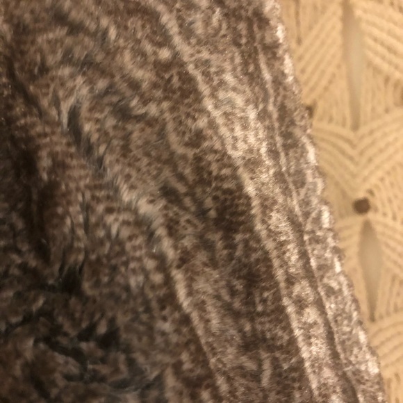 Faux fur scarf 🧣 - Picture 3 of 3